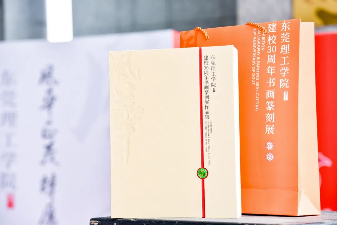 D984 D984